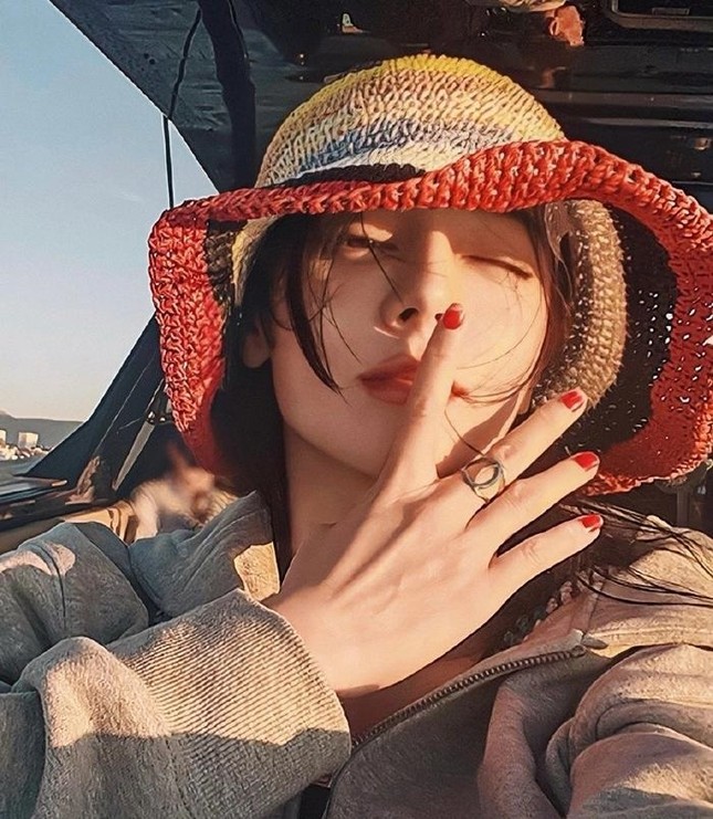 Địch Lệ Nhiệt Ba bị chê giả tạo ảnh 6