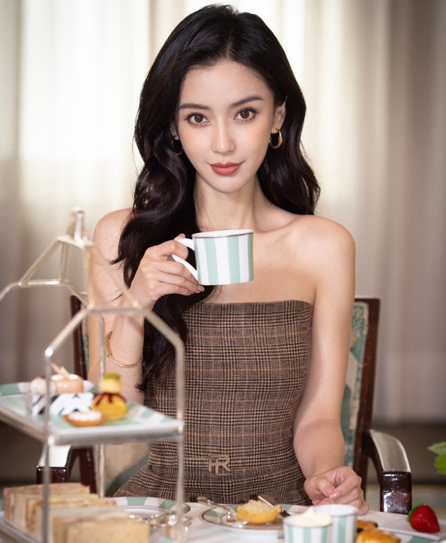 Huỳnh Hiểu Minh đang cứu Angelababy? ảnh 5