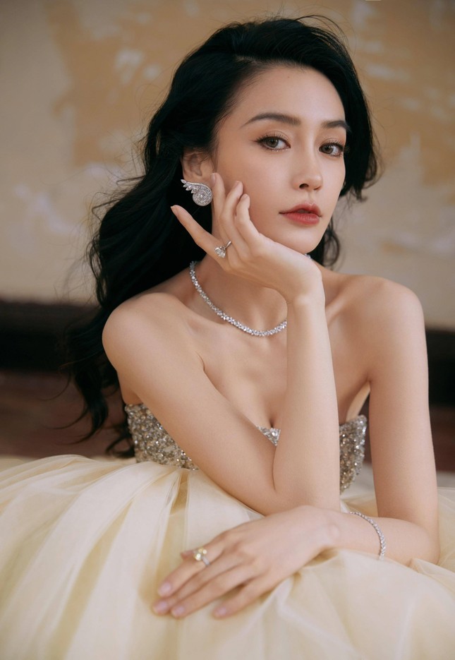 Huỳnh Hiểu Minh đang cứu Angelababy? ảnh 2