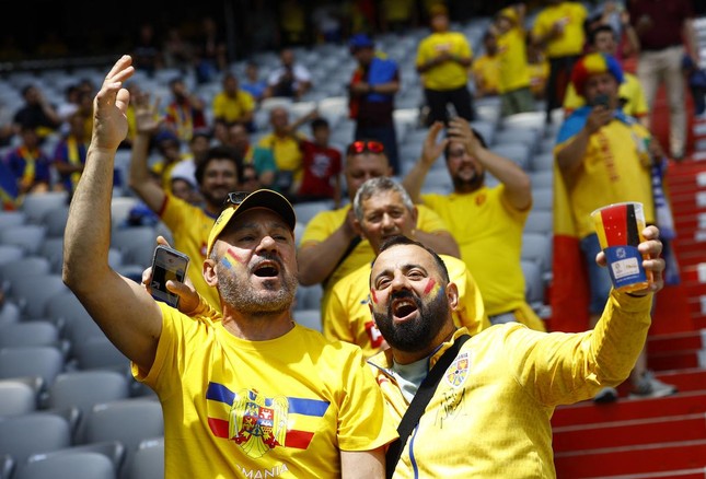 Người hâm mộ tố bị 'chặt chém' khi vào sân xem EURO 2024 ảnh 1