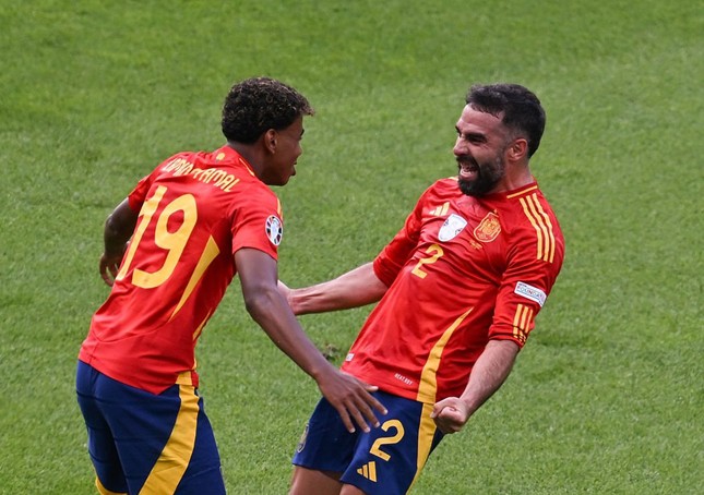 El prodigio Yamal fue 'acusado' por sus compañeros de la selección española: se quedó dormido antes del partido, no sabía a qué temer foto 2