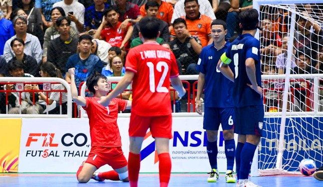 HLV tuyển futsal Thái Lan nói gì sau trận thua sốc đội tuyển Việt Nam? ảnh 1