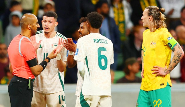 Saudi Arabia và Australia cùng hụt hơi, nhìn tuyển Nhật Bản tiến gần tấm vé đi tiếp tới World Cup ảnh 1