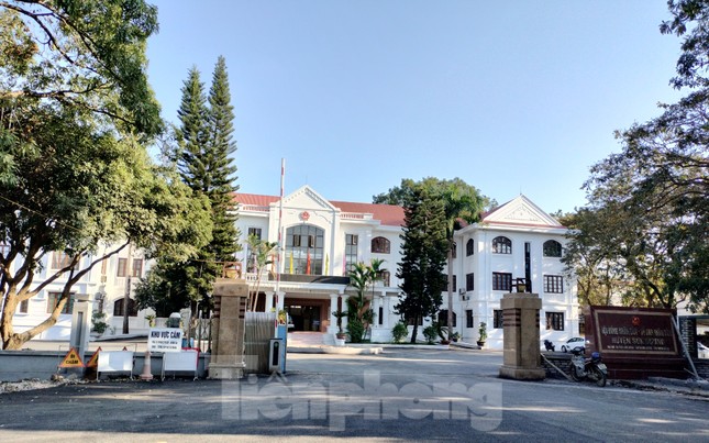 Vụ cô giáo bị học sinh nhốt, xúc phạm: Hiệu trưởng điều chuyển đi đâu, giữ vị trí gì? ảnh 2