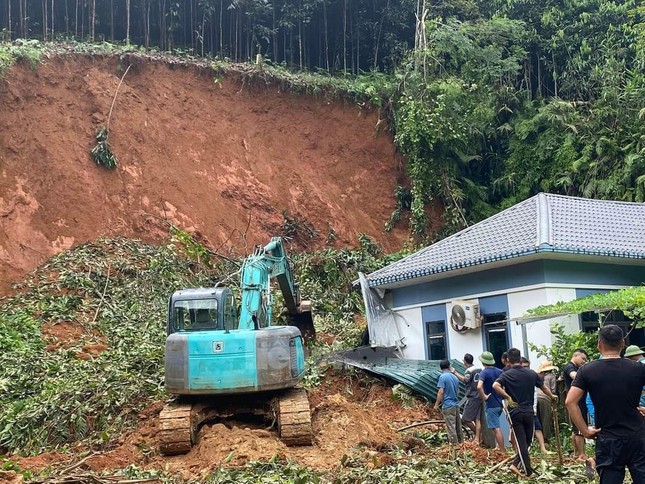 Yên Bái: Mưa lớn kéo dài, nhà sập, một bản bị cô lập ảnh 3