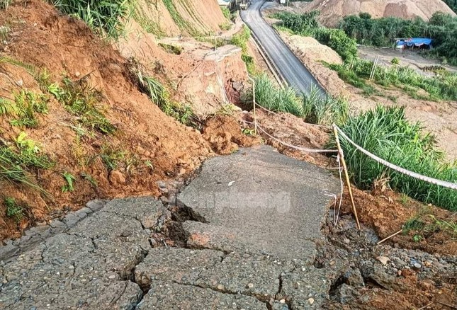 Yên Bái: Mưa lớn kéo dài, nhà sập, một bản bị cô lập ảnh 2