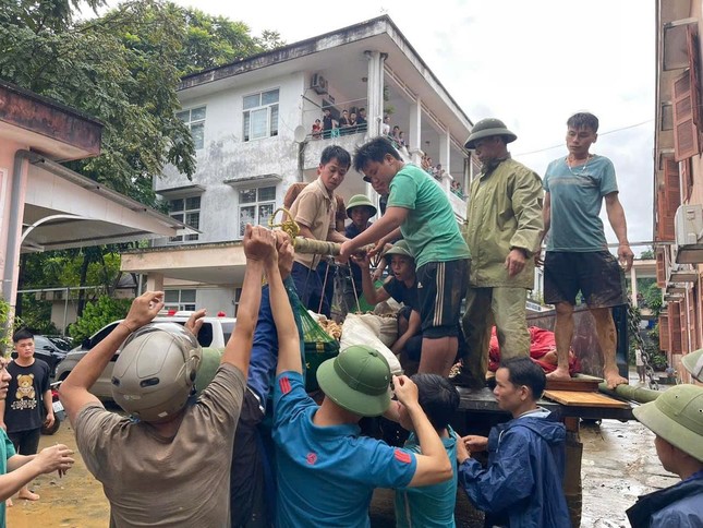 Lũ quét kinh hoàng vùi lấp toàn bộ một thôn tại Lào Cai: 15 người chết, hơn 100 người mất tích ảnh 2