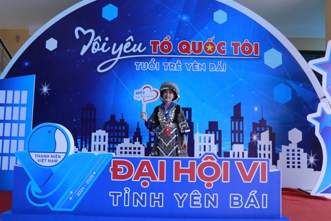 Sắc màu rực rỡ từ các thanh niên dân tộc tham dự Đại hội Hội LHTN tỉnh Yên Bái ảnh 19