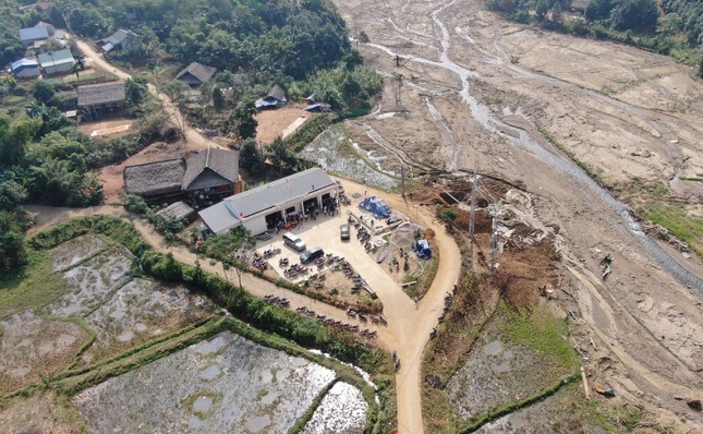 Gác đau thương, người dân Làng Nủ tổ chức Ngày hội Đại đoàn kết toàn dân tộc ảnh 9