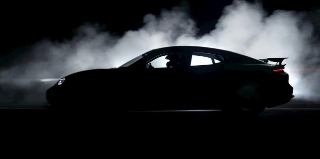Porsche hé lộ siêu xe điện Taycan mạnh nhất lịch sử