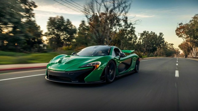 Pin của siêu xe McLaren P1 mua được một chiếc Porsche 911 ảnh 4