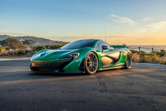 Pin của siêu xe McLaren P1 mua được một chiếc Porsche 911 ảnh 6