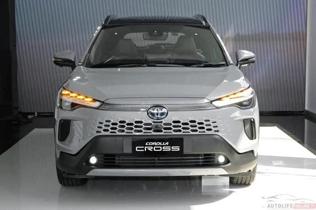 Lô xe Toyota Corolla Cross 2024 đầu tiên về Việt Nam ảnh 5