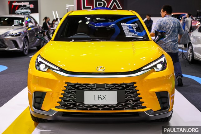 Cận cảnh SUV nhỏ nhất của Lexus vừa ra mắt tại Thái Lan ảnh 4