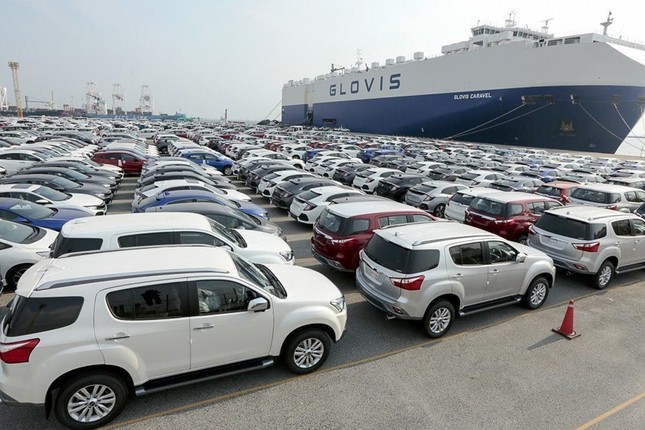 Ô tô nhập khẩu vào Việt Nam vượt mốc 1 tỷ USD ảnh 1