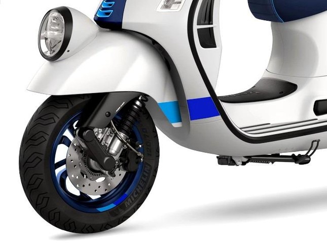 Piaggio Vespa phiên bản giới hạn kỷ niệm 140 năm thành lập ảnh 3