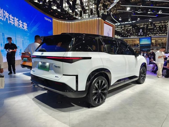 Toyota trình làng bộ đôi xe điện hoàn toàn mới tại Trung Quốc ảnh 12