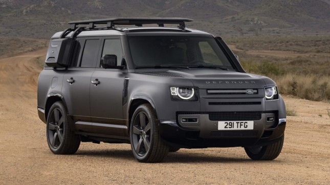 Land Rover Defender thế hệ tiếp theo trình làng với động cơ mới