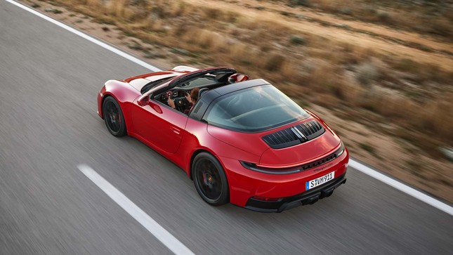 Porsche 911 động cơ hybrid đầu tiên lộ diện ảnh 9