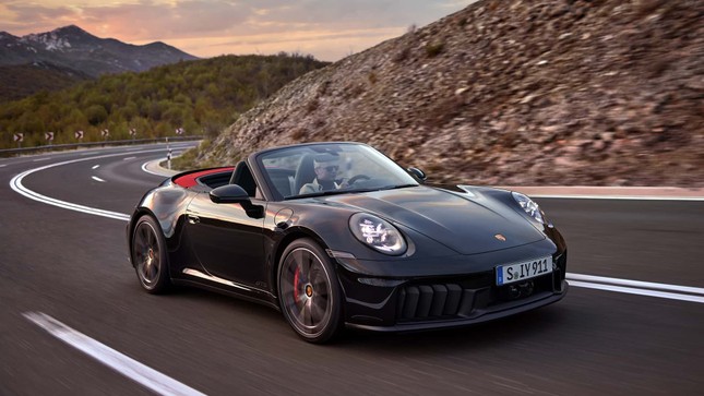 Porsche 911 động cơ hybrid đầu tiên lộ diện ảnh 12