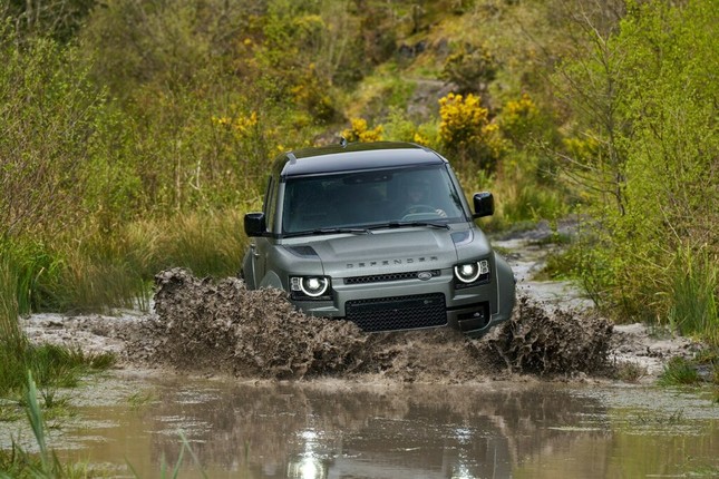 Land Rover trình làng chiếc Defender mạnh nhất lịch sử ảnh 17