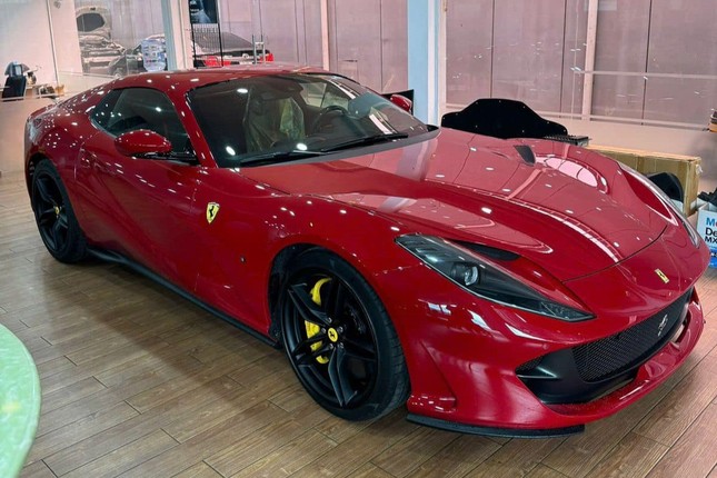 Siêu xe Ferrari 812 GTS đầu tiên đã được đưa về Việt Nam