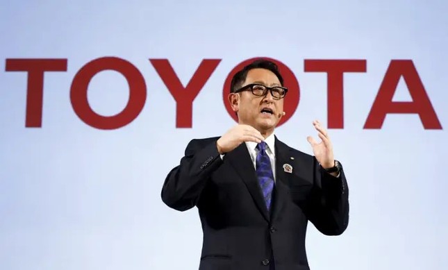 Chủ tịch Toyota cảnh báo về tương lai chỉ có xe điện ảnh 1