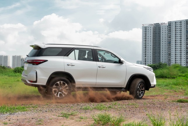 Toyota Fortuner tại Việt Nam sắp được bổ sung bản mới