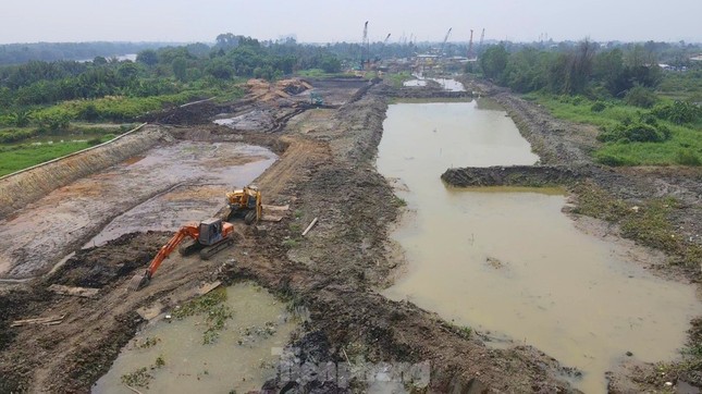 Ba lần xin khai thác 3 tấn vàng dưới sông vì 'ông tổ mách bảo'; Ngày tuyên án bà Trương Mỹ Lan ảnh 4