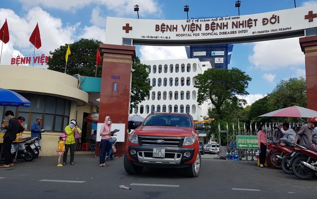 Xuất hiện biến thể JN.1, nguy cơ COVID gia tăng dịp Tết ảnh 1