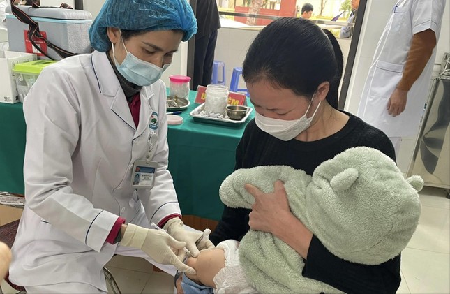 Nguy cơ sởi, ho gà bùng phát thành dịch ảnh 1