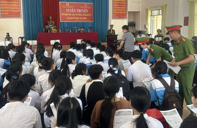 Cảnh báo tình trạng học sinh lên mạng học cách chế tạo pháo nổ để chơi Tết ảnh 7