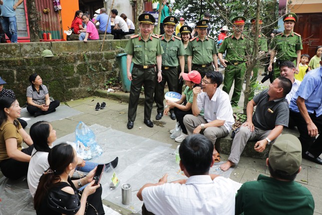 Director of Phu Tho Provincial Police inspects security work at the Hung Temple Festival photo 14
