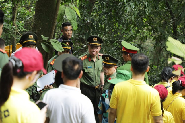 Director of Phu Tho Provincial Police inspects security work at the Hung Temple Festival photo 6