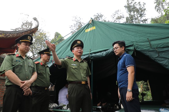 Director of Phu Tho Provincial Police inspects security work at the Hung Temple Festival photo 12