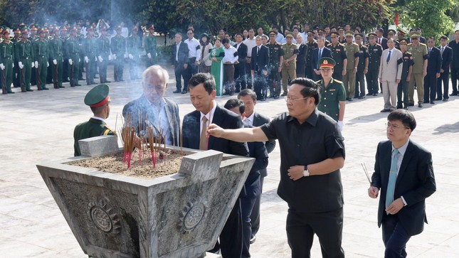 Kon Tum truy điệu, an táng hài cốt liệt sĩ hy sinh tại Lào, Campuchia ảnh 1