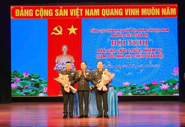 NSND Tự Long giữ chức Giám đốc Nhà hát Chèo Quân đội ảnh 1