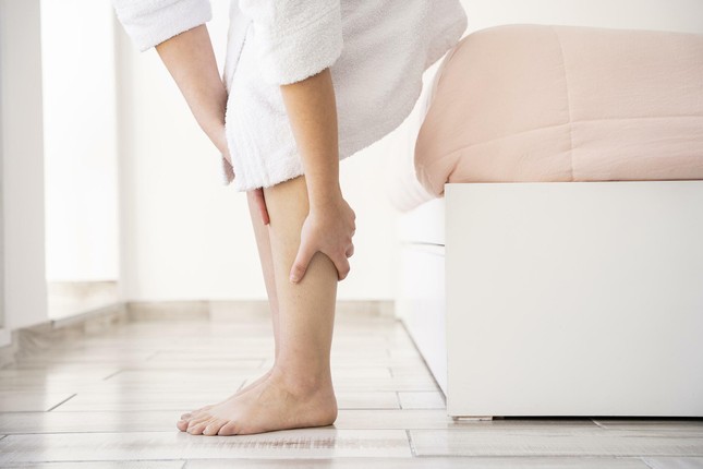 Ngồi quá nhiều dễ bị bệnh tim mạch, thoát vị đĩa đệm, thậm chí tử vong ảnh 2
