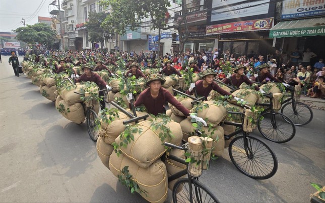 Náo nức chờ xem diễu binh, diễu hành ảnh 2