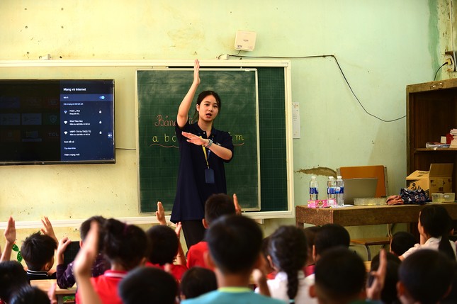 'Ba cùng' đổi thay vùng đất khó - Bài 5: Truyền cảm hứng học tập, sáng tạo ảnh 1