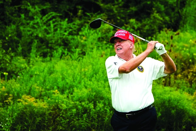 Ông Donald Trump và niềm đam mê golf ảnh 1