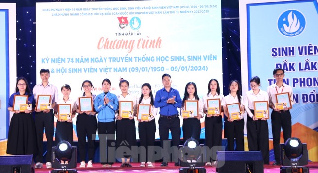 Tuyên dương 41 cá nhân, tập thể Sinh viên 5 tốt tỉnh Đắk Lắk ảnh 2