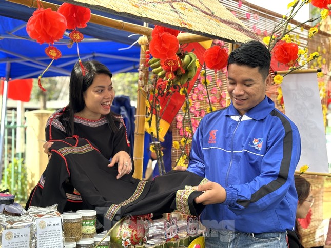 Tuổi trẻ TP Buôn Ma Thuột ra quân đội hình Thanh niên tình nguyện năm 2024 ảnh 1