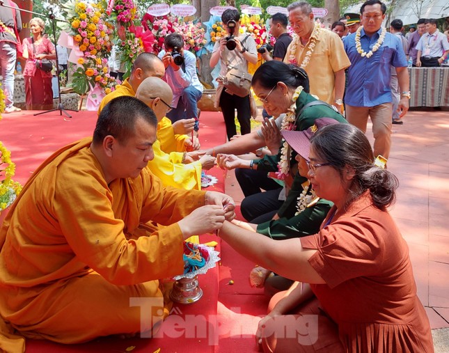 Tết cổ truyền Bunpimay: Lần đầu rước 'nàng chúa xuân Nang Sangkhane' ảnh 8
