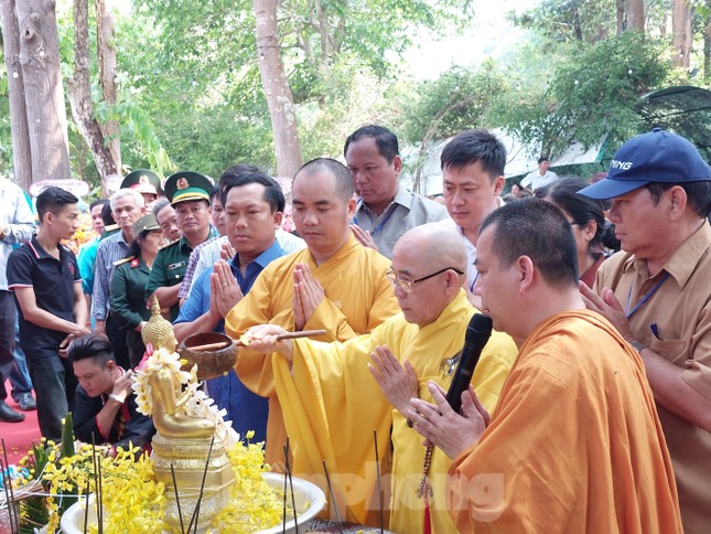 Tết cổ truyền Bunpimay: Lần đầu rước 'nàng chúa xuân Nang Sangkhane' ảnh 10