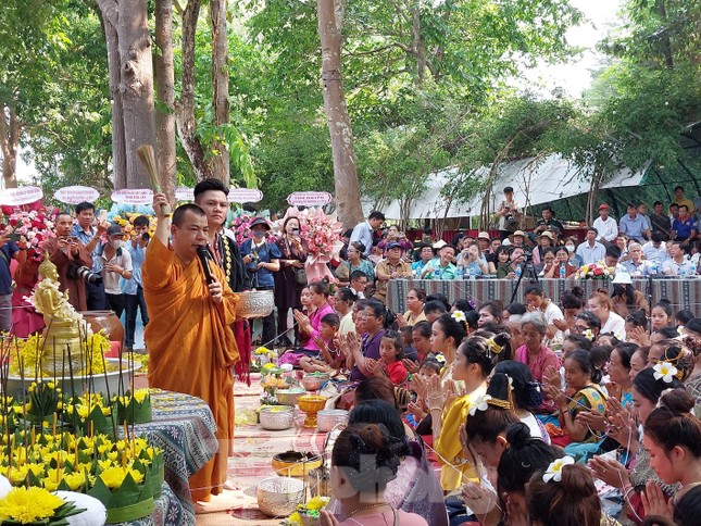 Tết cổ truyền Bunpimay: Lần đầu rước 'nàng chúa xuân Nang Sangkhane' ảnh 7