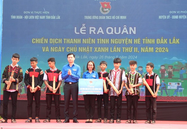 Hơn 2 tỉ đồng nguồn lực hỗ trợ trong chiến dịch thanh niên tình nguyện hè tỉnh Đắk Lắk ảnh 3