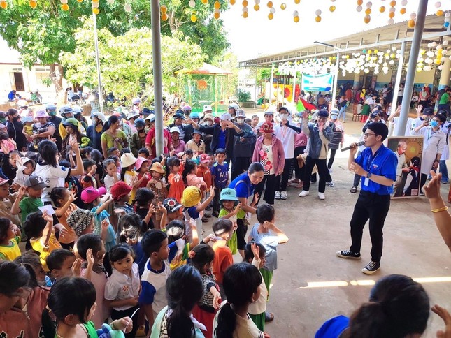 Tuổi trẻ Đắk Lắk hỗ trợ gần 27.000 học sinh khó khăn ảnh 2