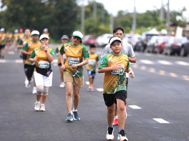 Thanh niên Đắk Lắk đua tranh ‘Bước chân đại ngàn’ ảnh 6