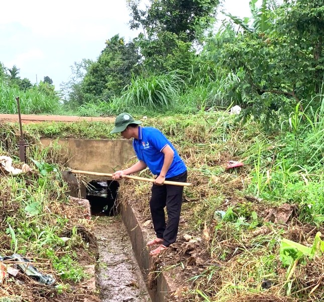 Sắc xanh tình nguyện ở các thôn, buôn vùng sâu ảnh 3